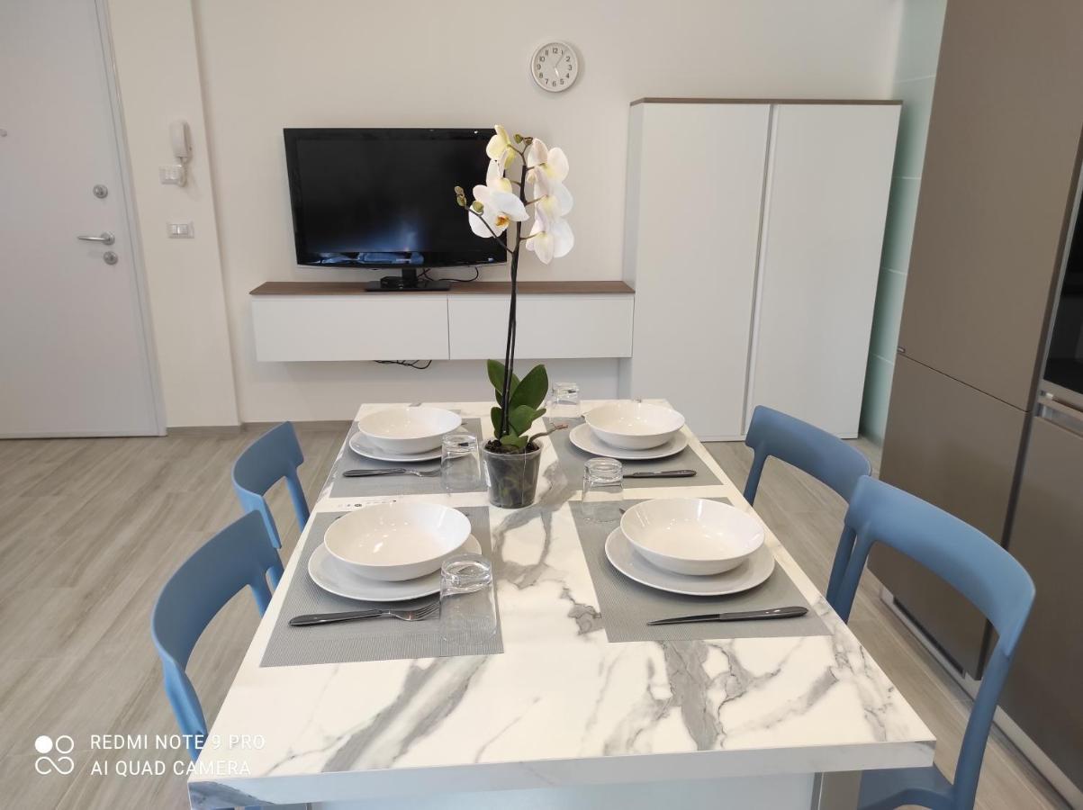 צ'יביטאנובה מארקה Blu Apartment מראה חיצוני תמונה